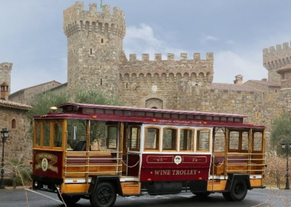 Napa Valley Wine Trolley and Castle Tour