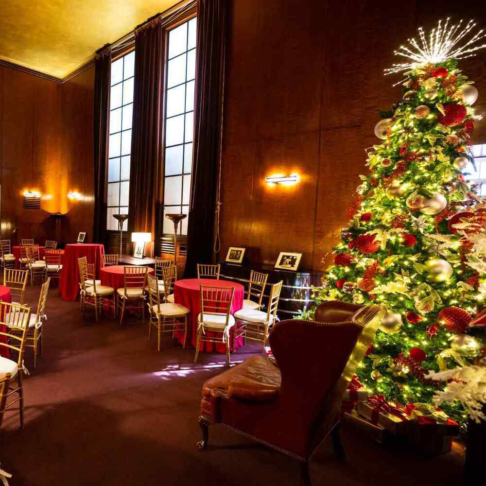 CHRISTMAS SPECTACULAR STARRING THE RADIO CITY ROCKETTES® - ROXY SUITE EXPERIENCE