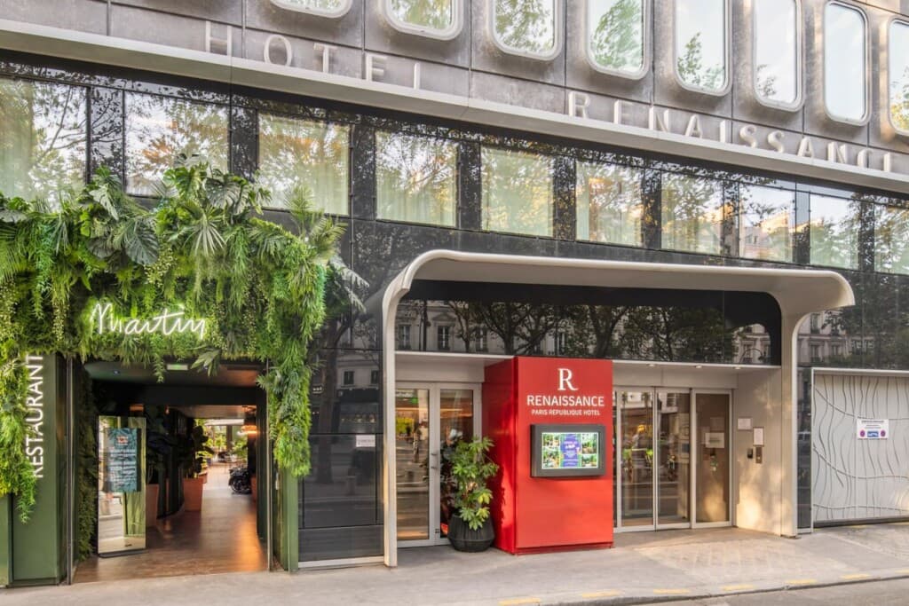 Two Salon Premium Tickets on 15 May + REN Stay