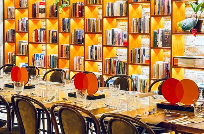 Discover authors at a literary dinner with Eylül Görmüş