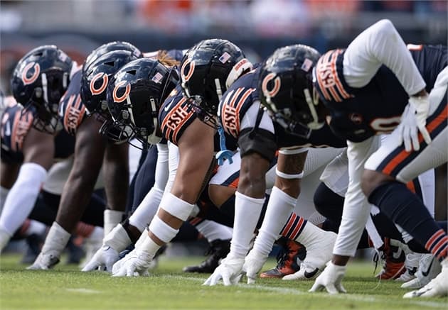 Watch the Chicago Bears take on Philadelphia from United Club seats - Sept 28