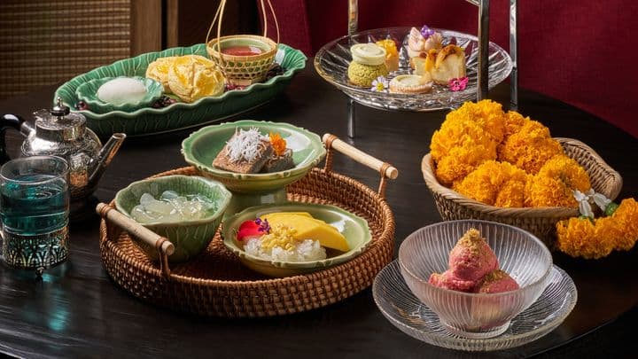 Thai Garland Delight: Crafting & Tea Experience