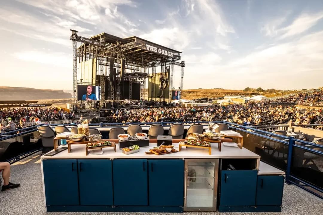 Atmos Suites at The Gorge: Ultimate Laid-Back Singer-Songwriter